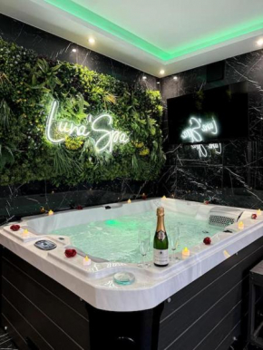 Love Room, Luna Spa
